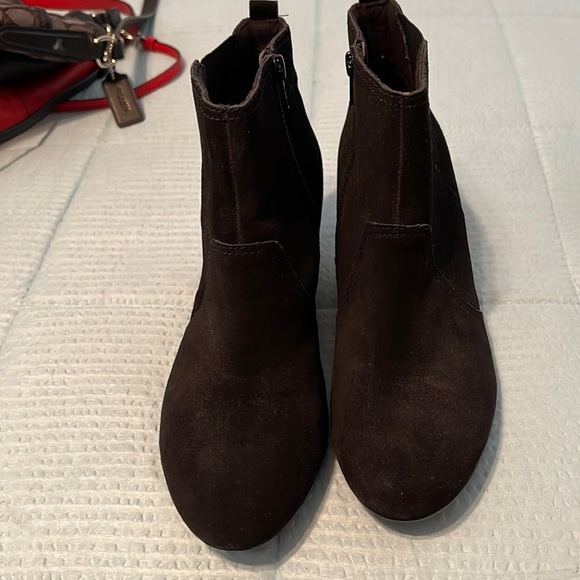 Clarks Shoes - Like New Clark black wedge ankle boots